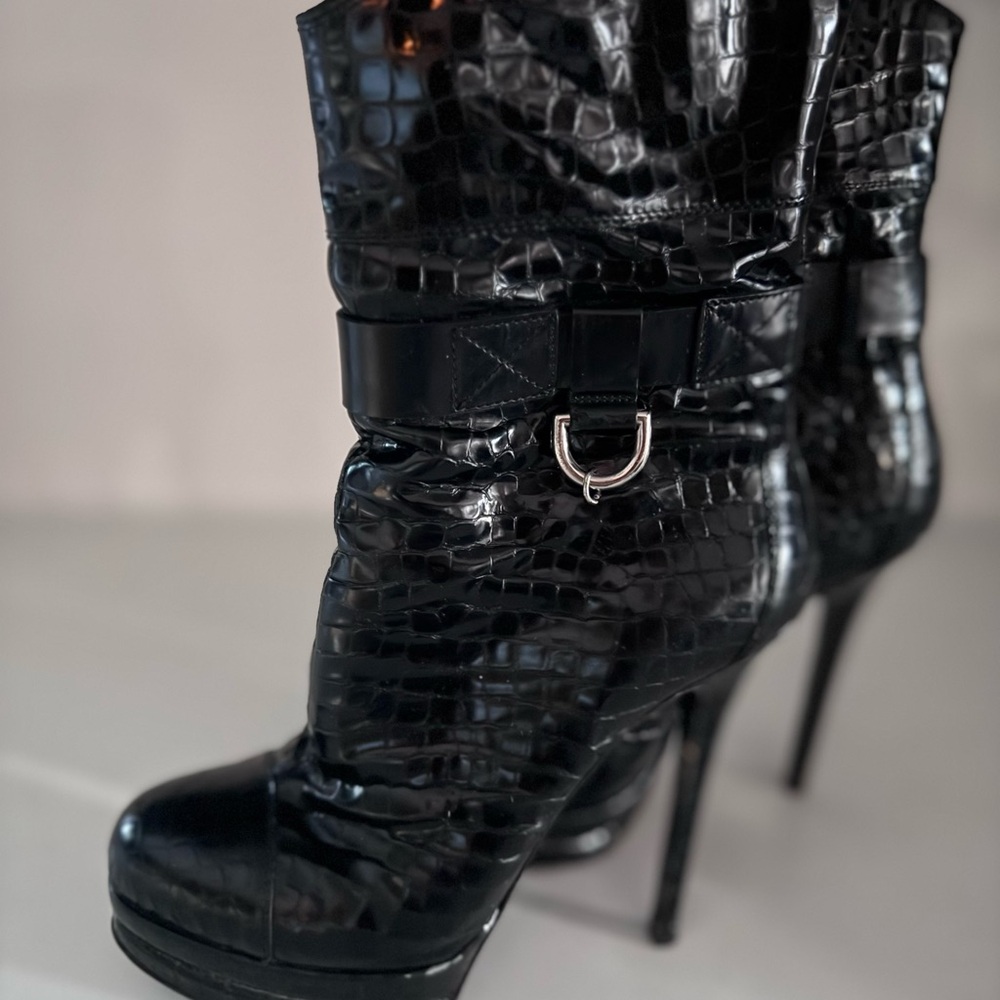 Gianmarco Lorenzi Glossy Black Croc-Patterned Booties